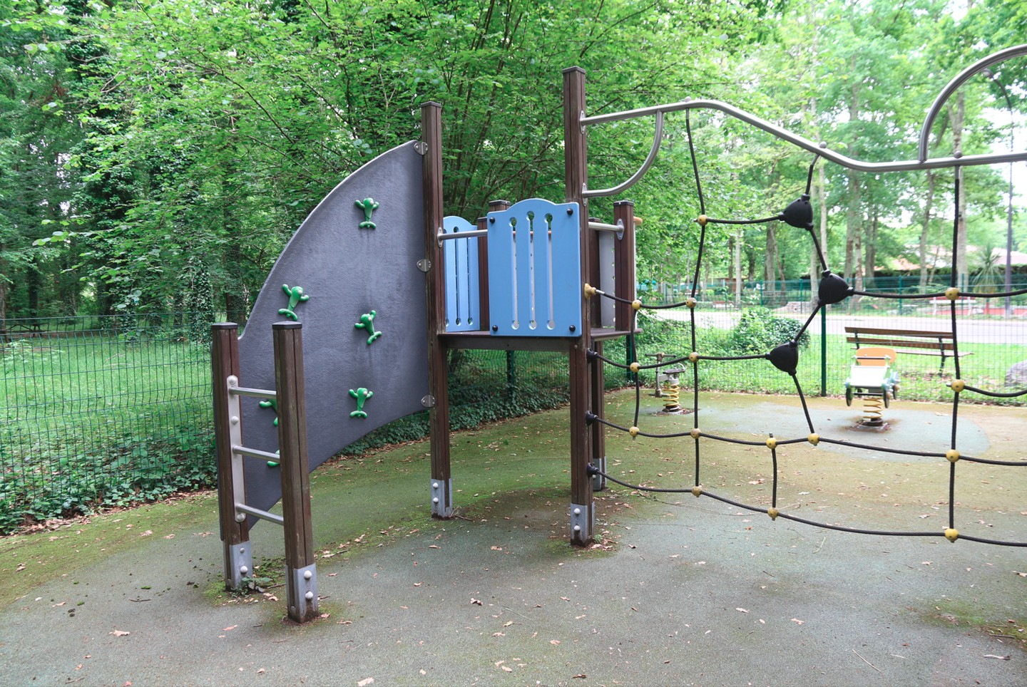 Aire de Jeux plaine des sports