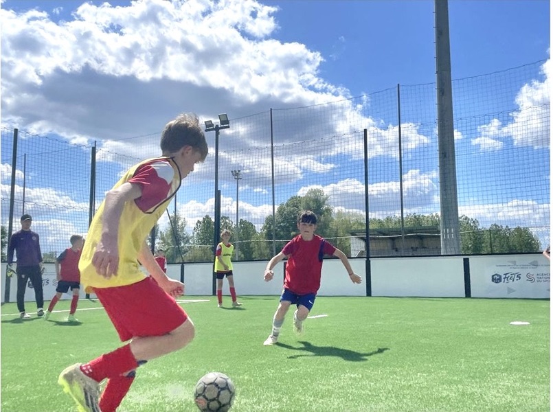 Terrain synthétique de foot à 5