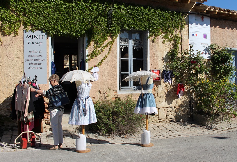 MINH, vêtements et accessoires vintage