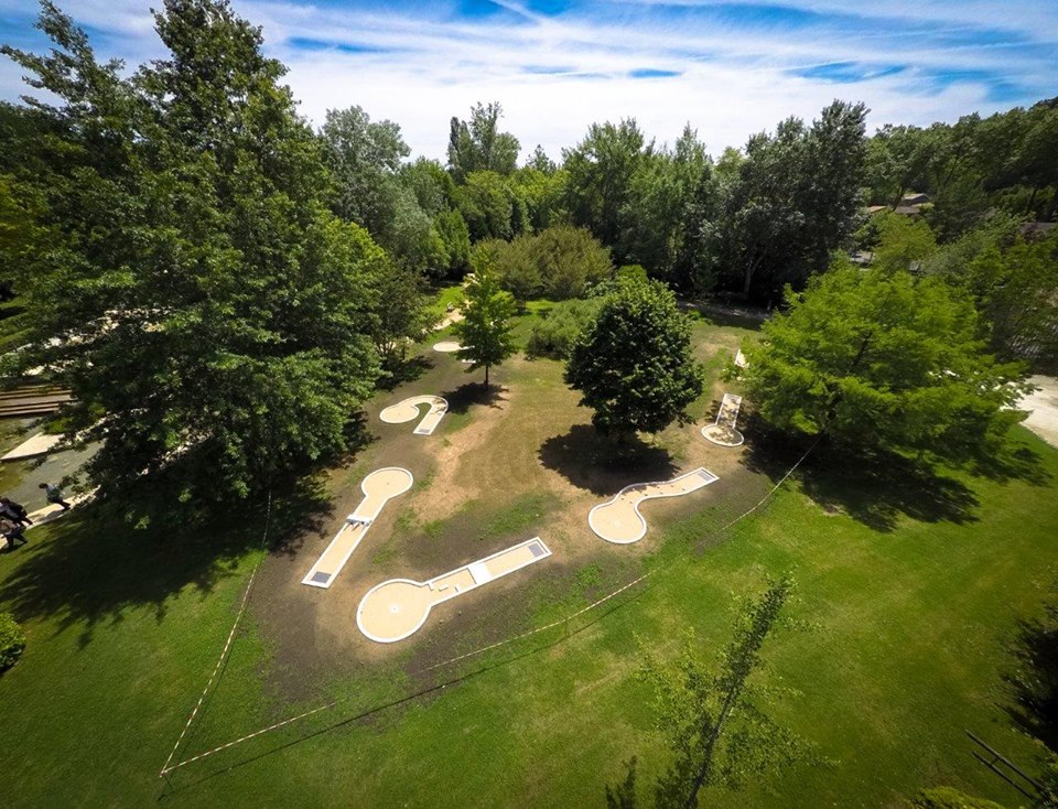 Mini-golf