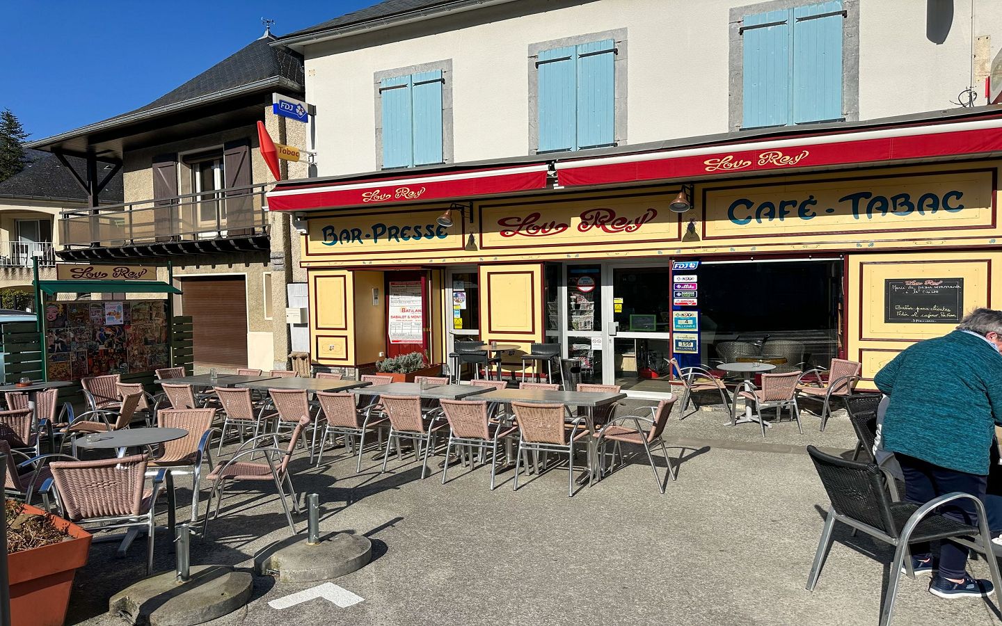 Bar -Tabac - Maison de la Presse "Lou Rey " dit Chez Louis, Louvie-Juzon