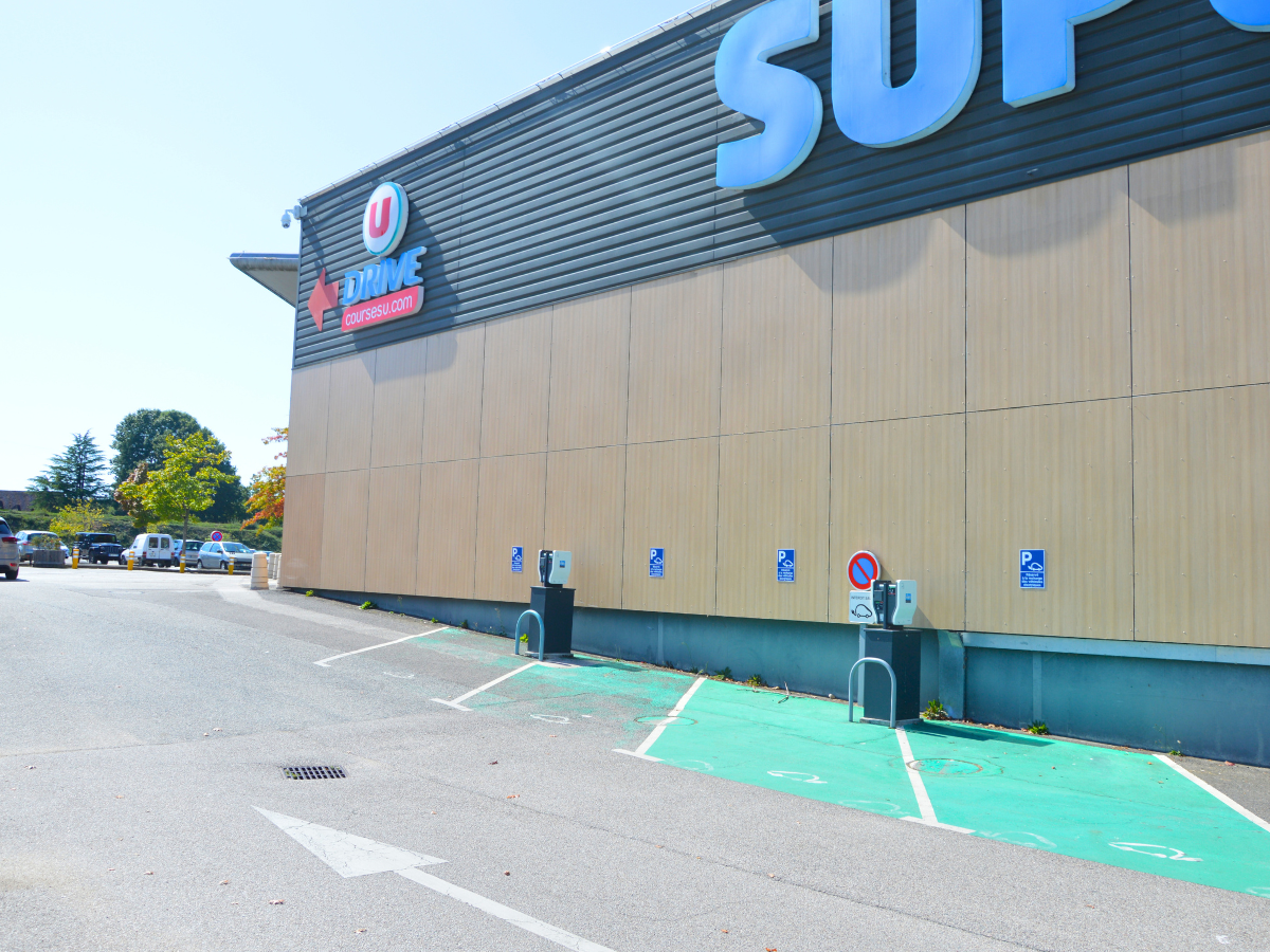 Borne de recharge pour véhicules électriques - Freshmile