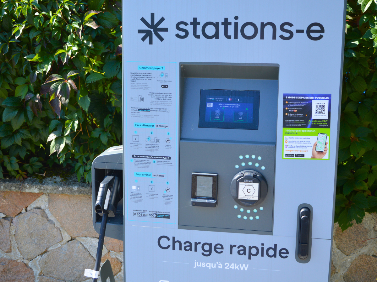 Borne de recharge pour véhicules électriques - Stations-e - photo 2