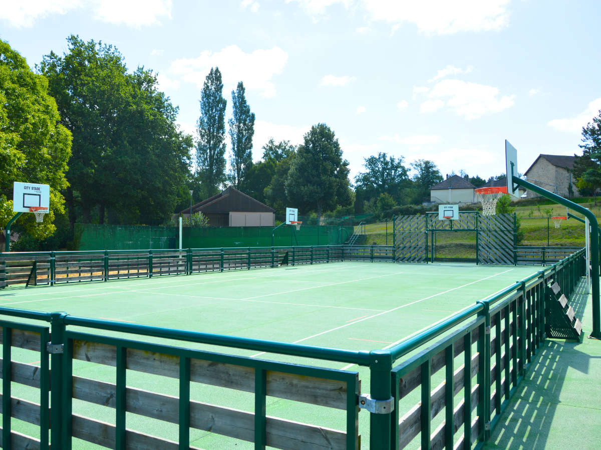 Terrain omnisports