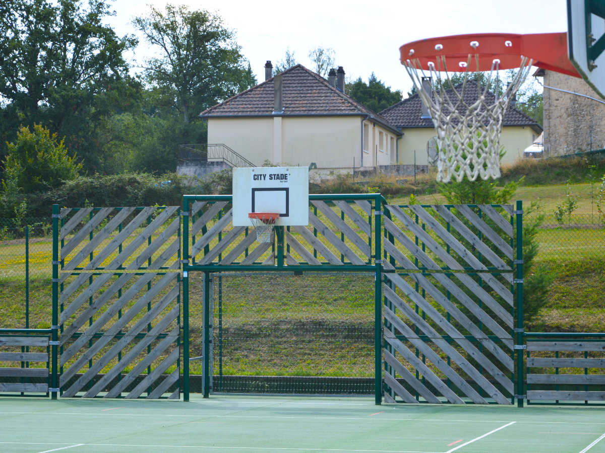 Terrain omnisports