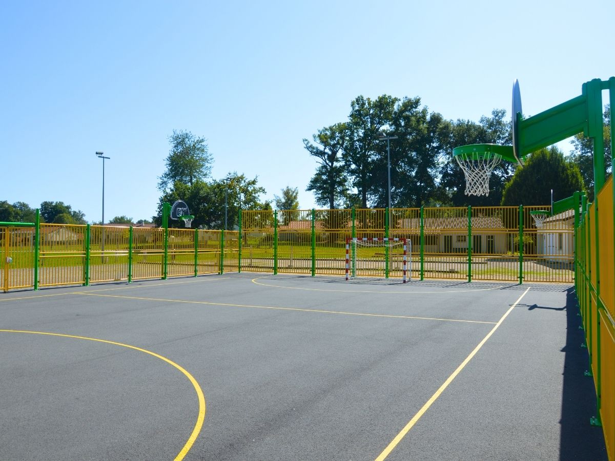 Terrain omnisports
