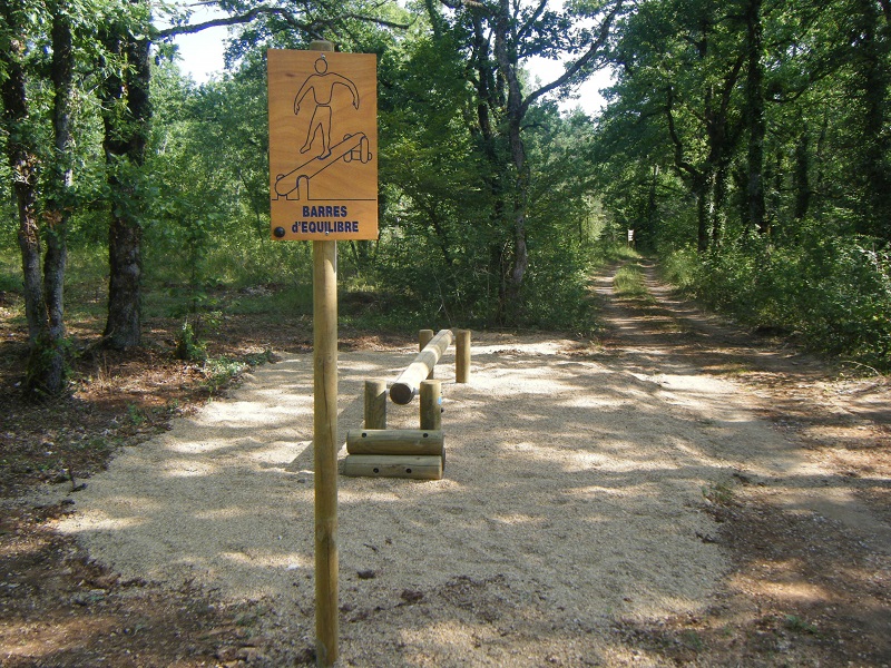Parcours de marche nordique, parcours de santé et fitness sur le Causse de l'Isle