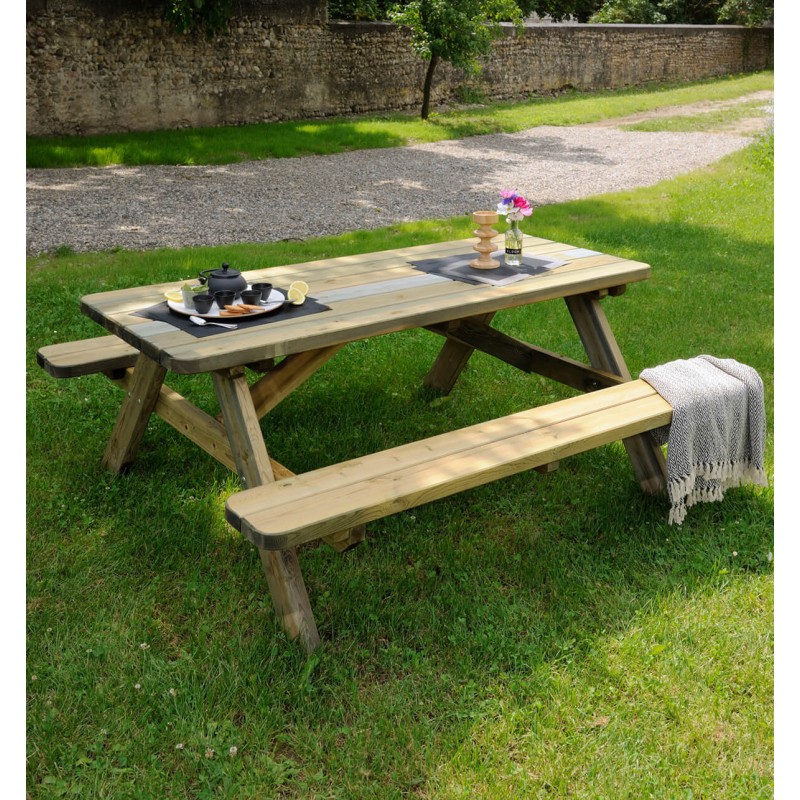 City-stade et table de pique nique