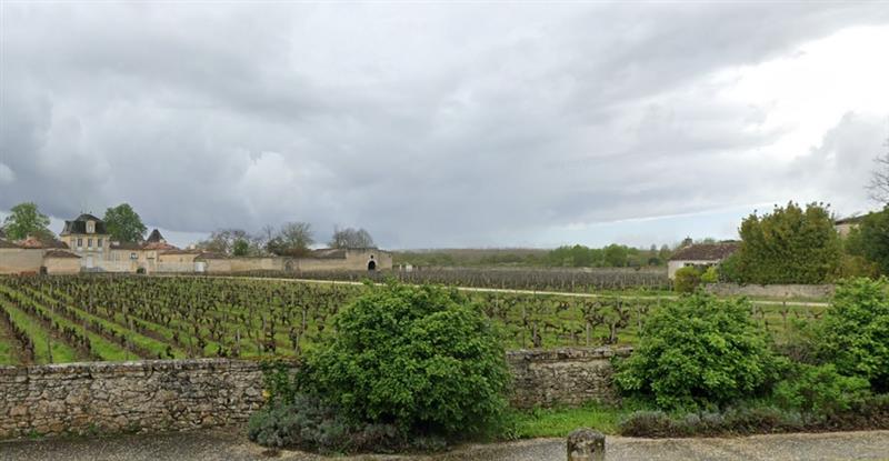 vue su château D'Armajan des Ormes